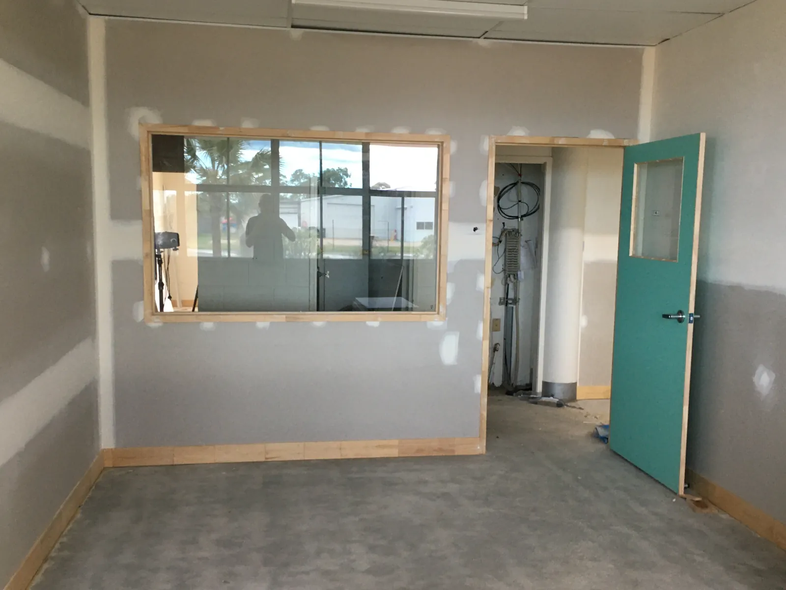 Internal double-glazed window